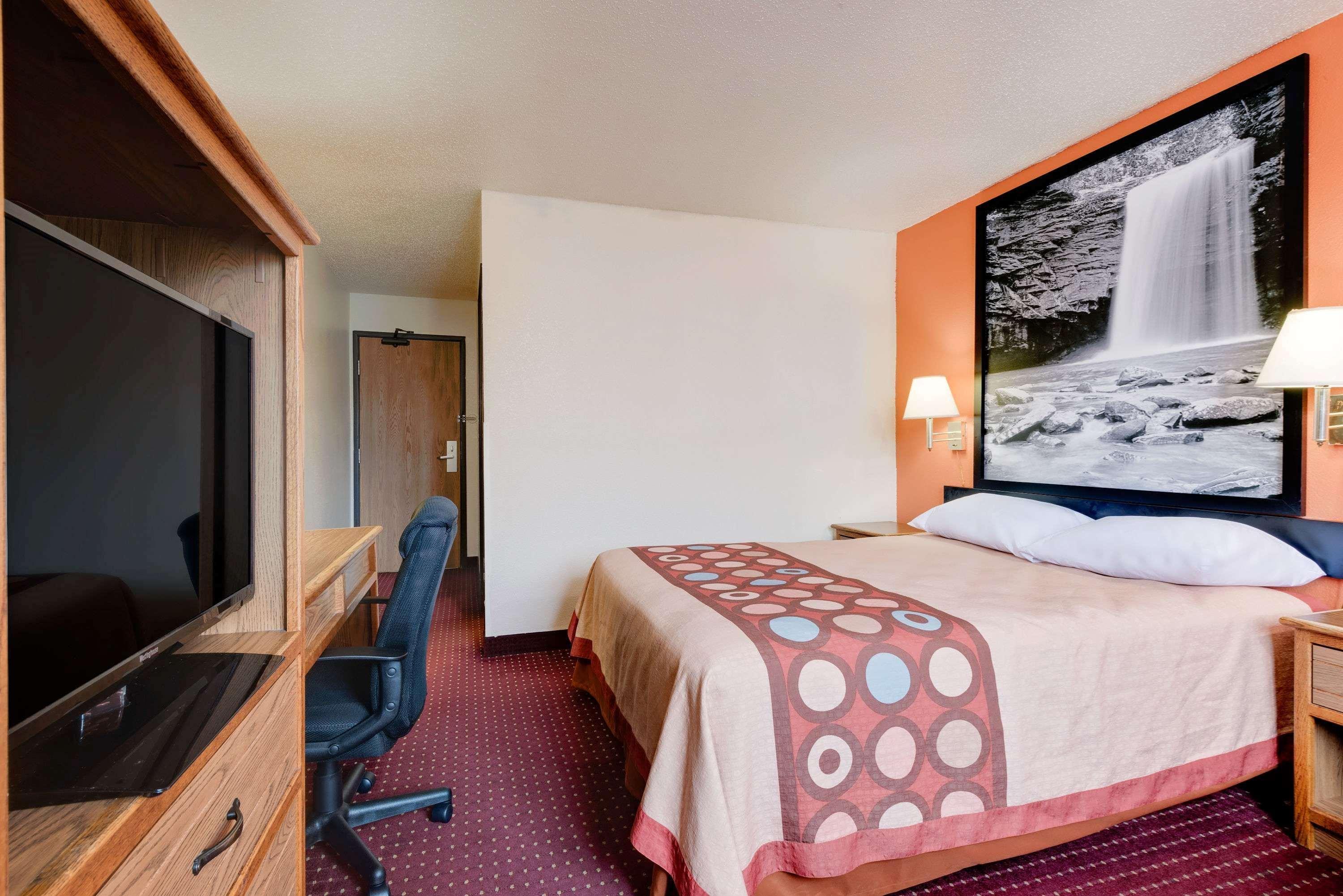 Super 8 Martinsburg Hotel Eksteriør billede