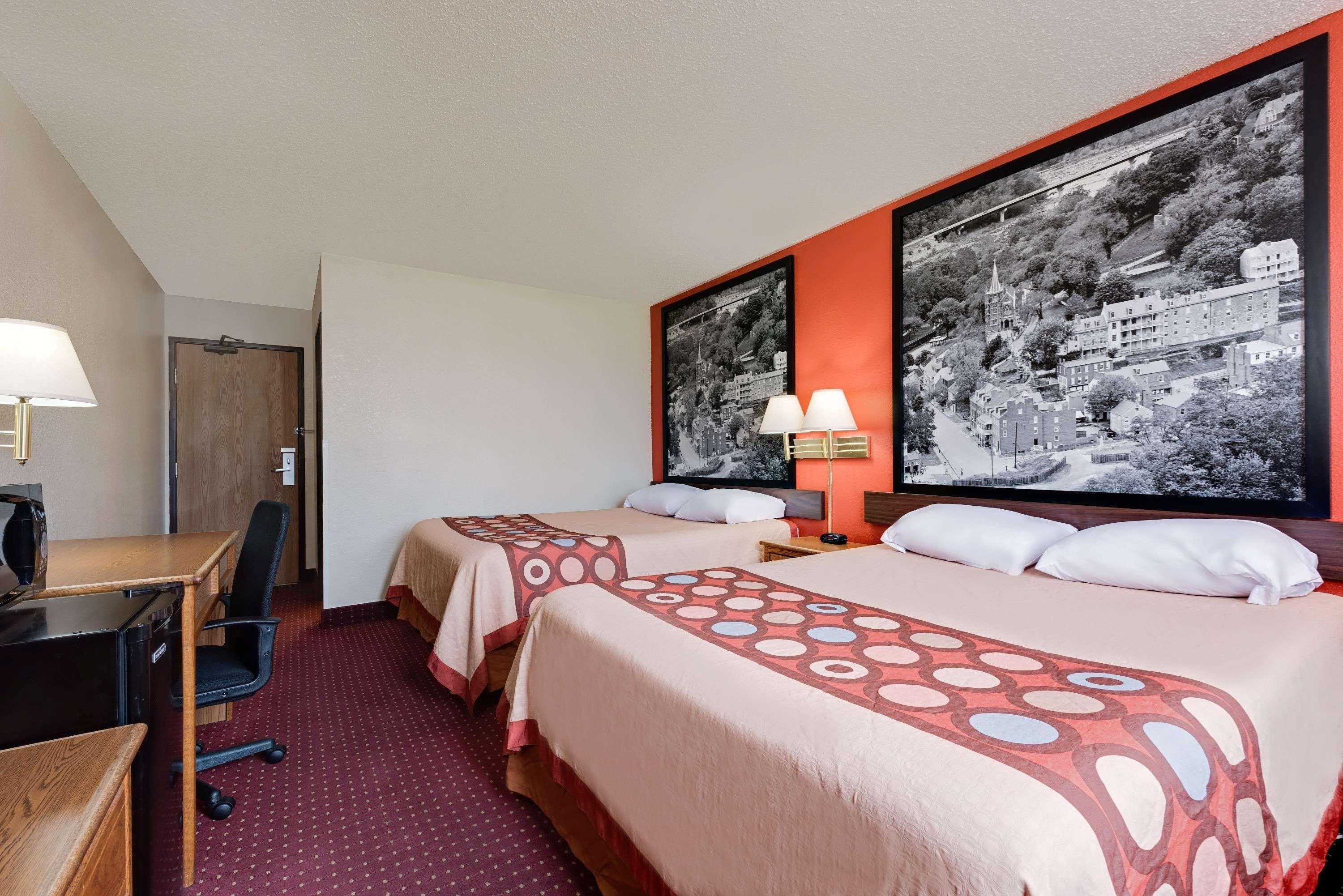 Super 8 Martinsburg Hotel Eksteriør billede