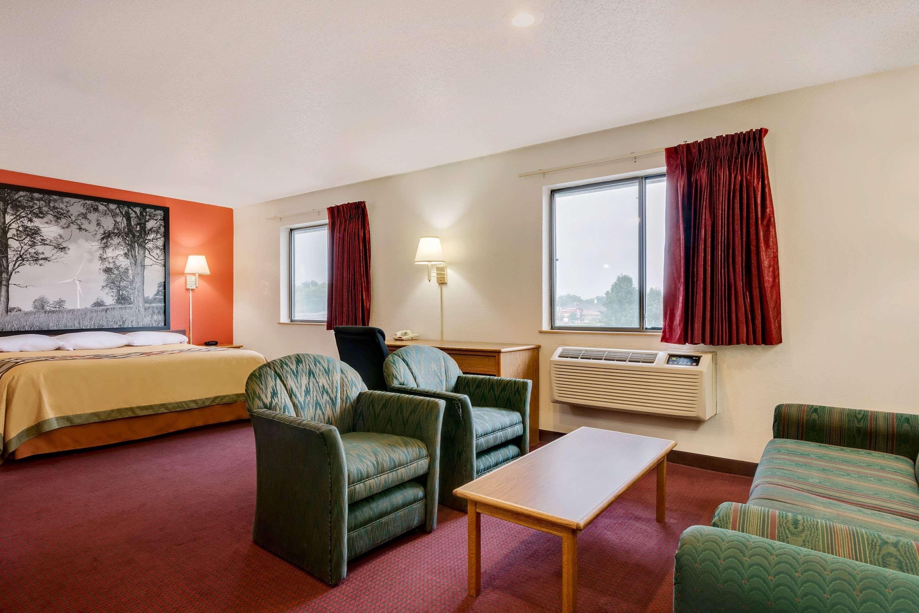 Super 8 Martinsburg Hotel Eksteriør billede