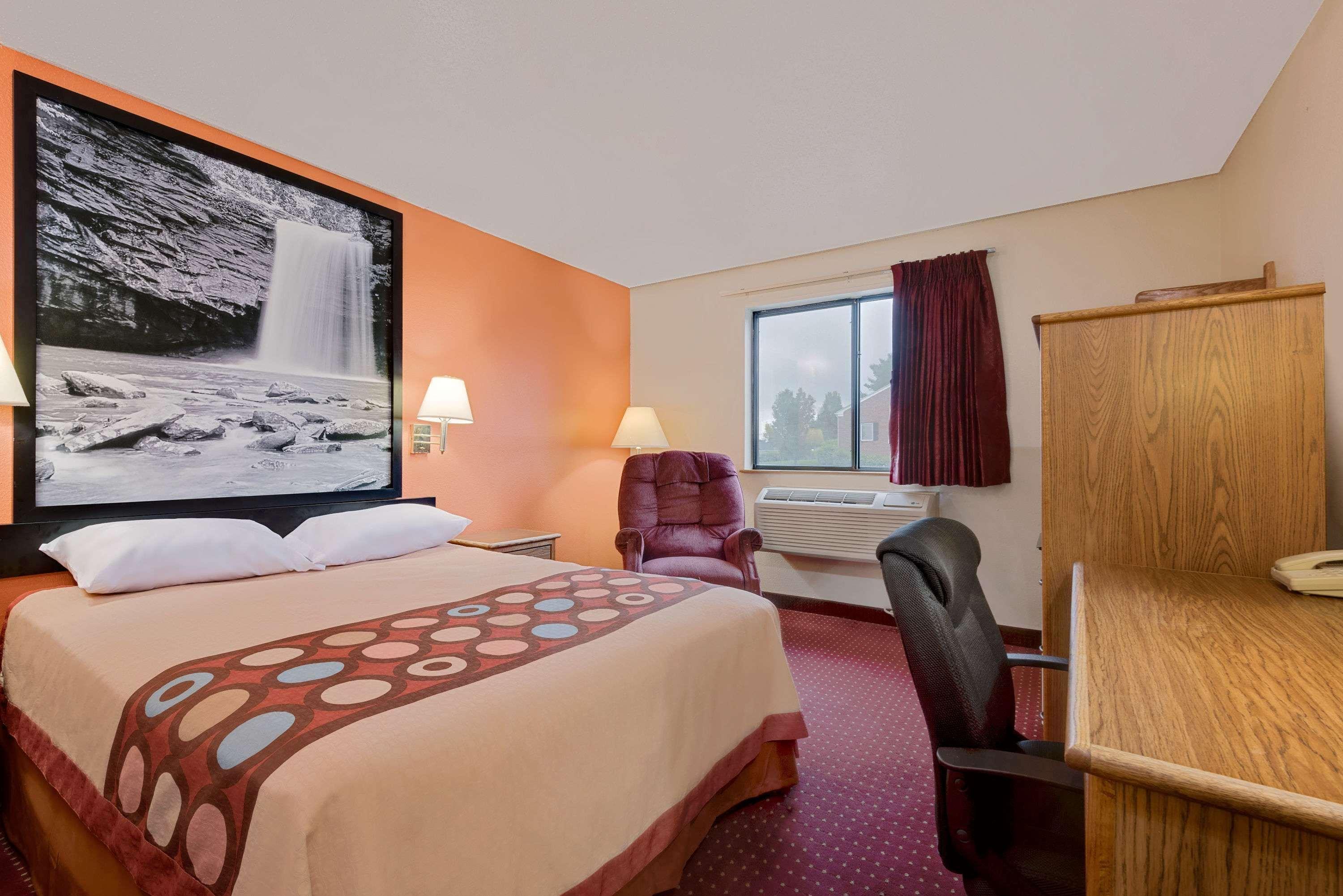 Super 8 Martinsburg Hotel Eksteriør billede